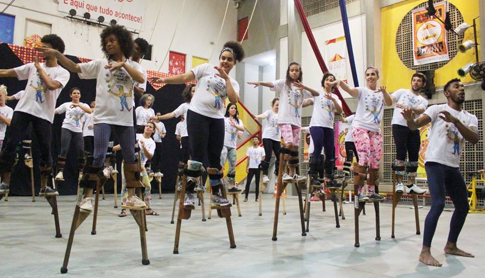 Formação para educadores de circo social